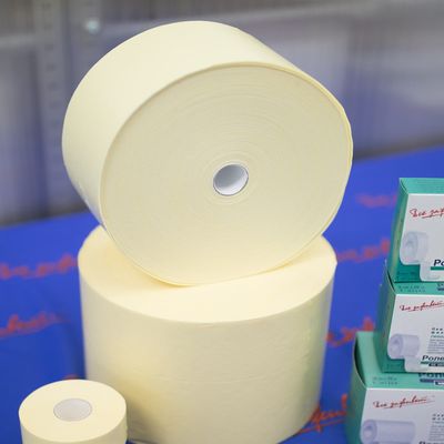 Пластырь фиксирующий Ролепласт 3 см х 10 м нетканый вид сбоку