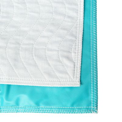 Пеленка впитывающая многоразовая BESIDE бело-голубая, 80x90 см (прострочка в виде волн)