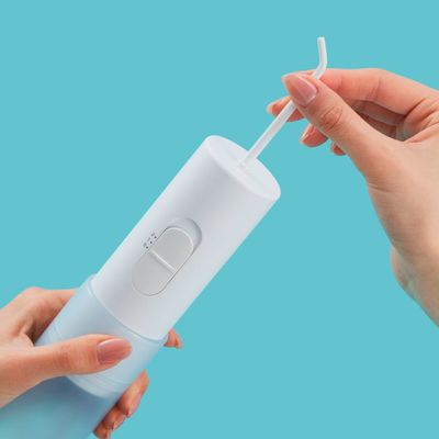 Поворот насадки регулирует угол и меняет направление воды без необходимости перехвата ручки